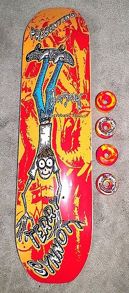 File:Decomposed Terry Synnott Acrobats Deck 2008.jpg