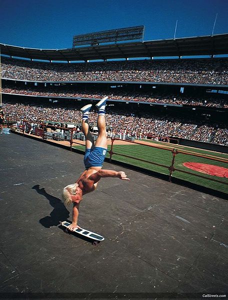 File:Russ Howell - Anaheim Stadium Beach Boys Concert - One-Hand Handstand - July 1976.jpg